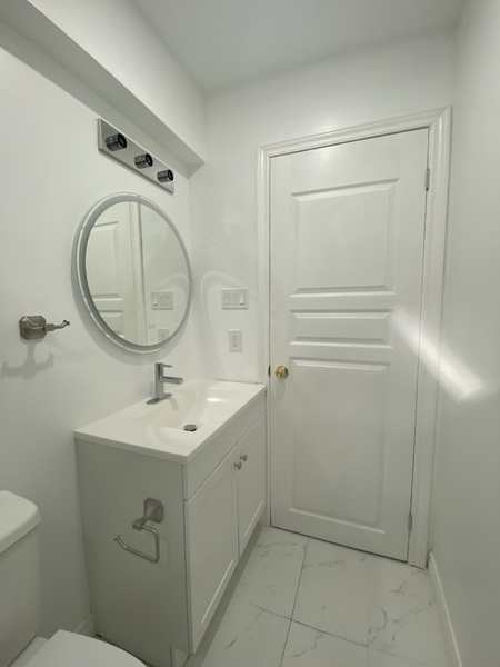 bathroom one -2.jpg